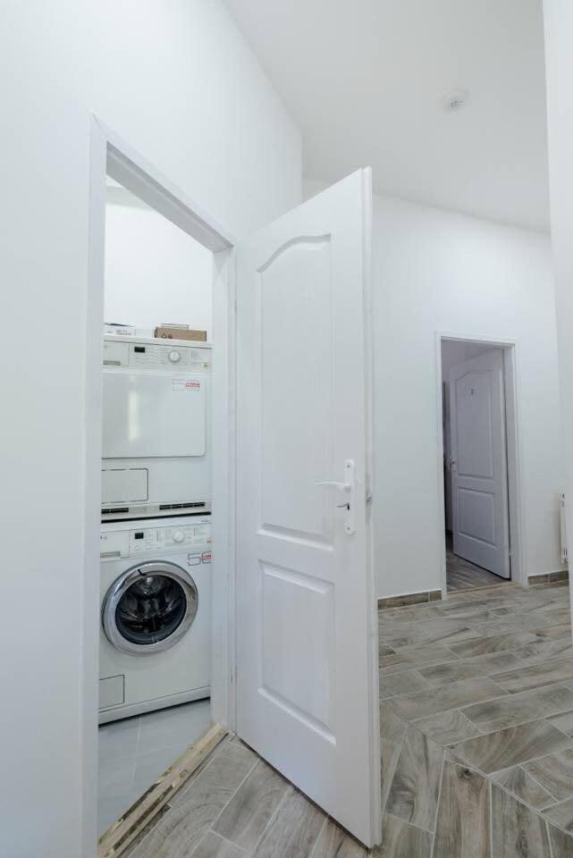 Brand New Studio With Aircon In The Center Budapest Exterior photo