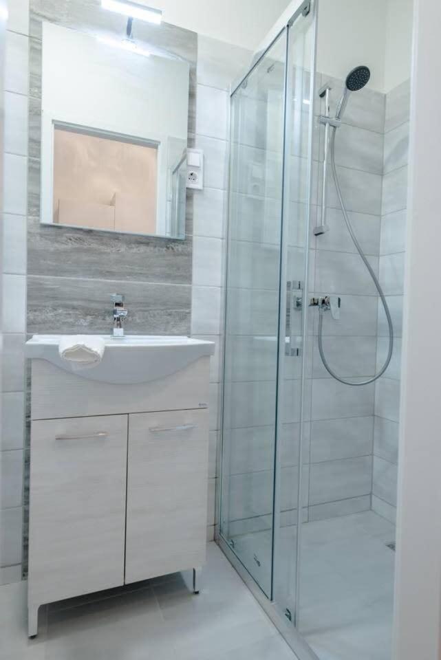 Brand New Studio With Aircon In The Center Budapest Exterior photo