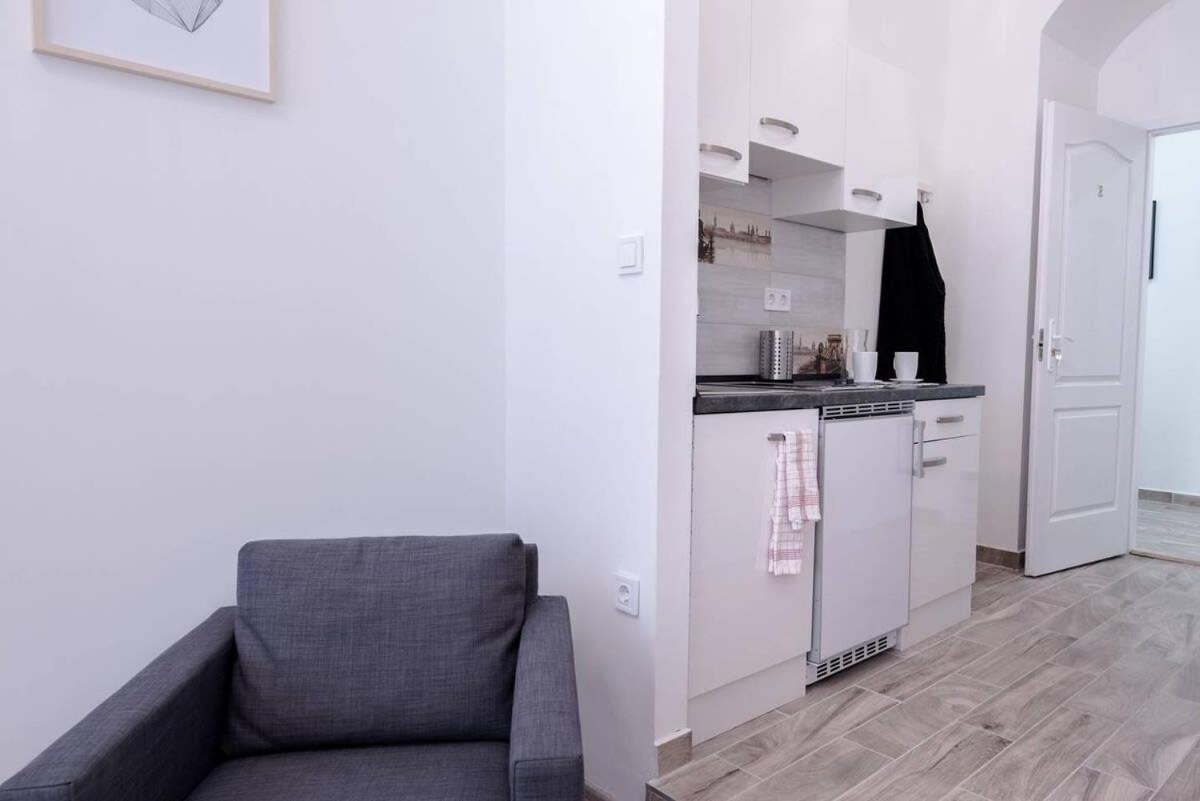 Brand New Studio With Aircon In The Center Budapest Exterior photo